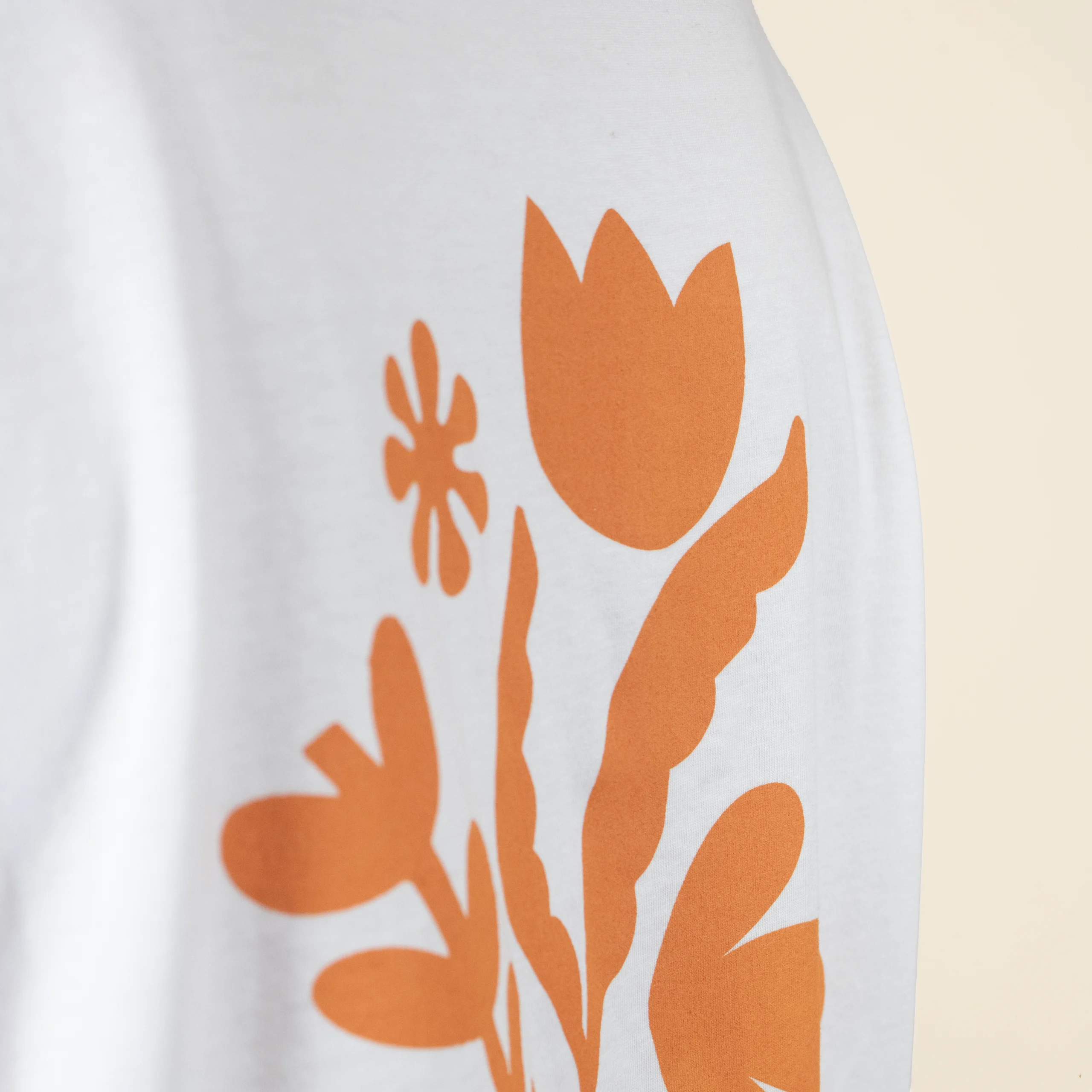 camisetas-blancas-personalizadas Camisetas blancas personalizadas detalle espalda