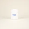 Taza de cerámica blanca con puntos negros personalizada con la palabra logo en azul