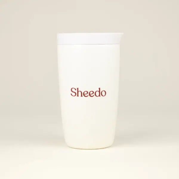 taza termo personalizada con logo frontal fondo beige