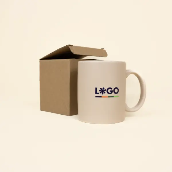 Taza beige para personalizar con caja cartón kraft