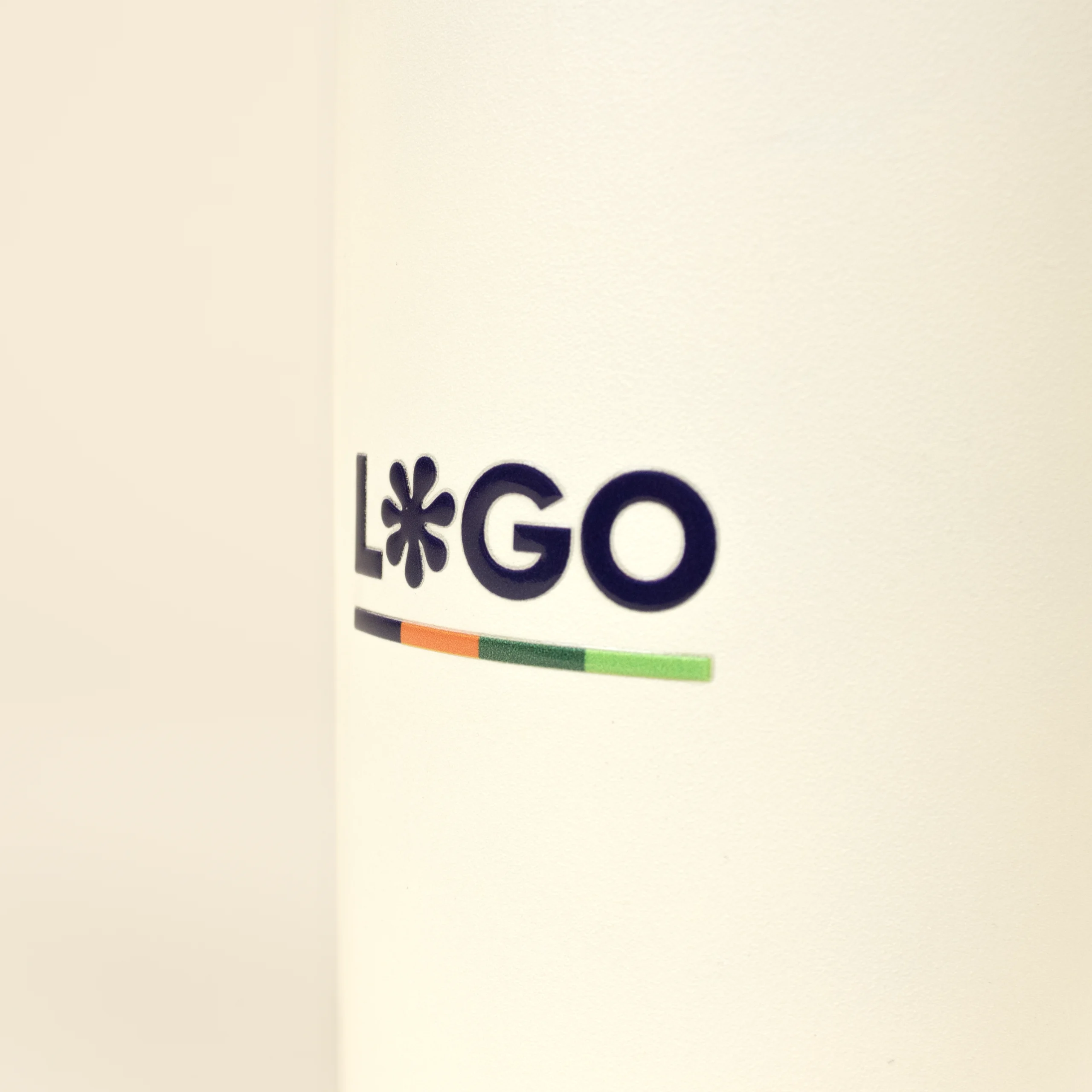 Taza térmica con tapa MATT BEIGE Taza térmica con tapa detalle logo azul