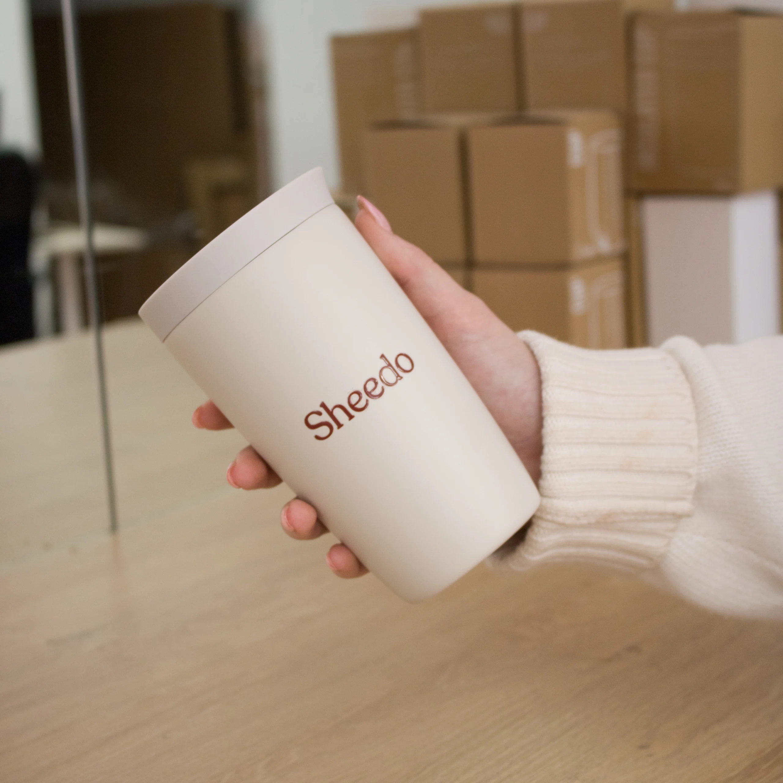 Taza termo personalizada VELVET taza termo personalizada con logo modelo mano