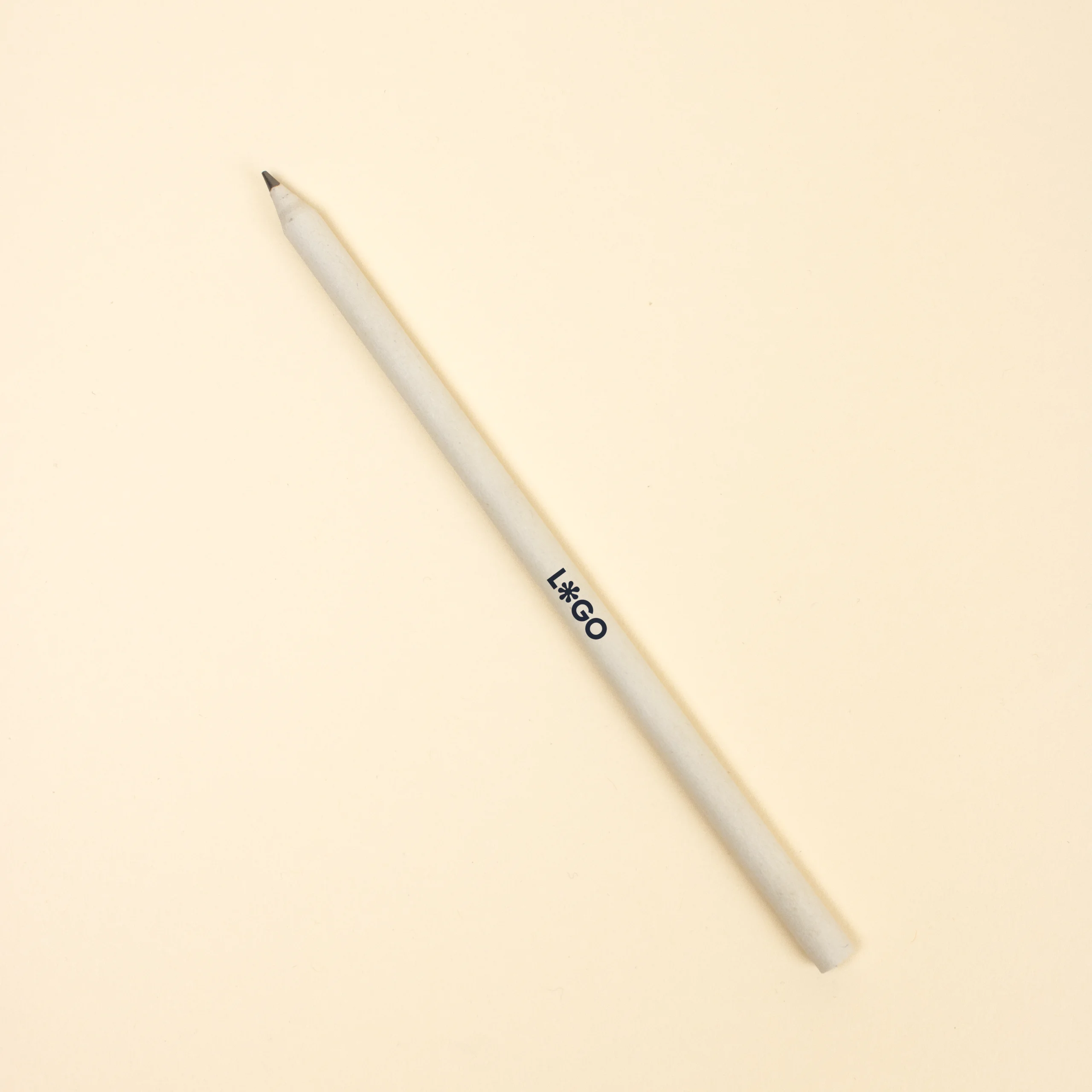 Crayon personnalisé en papier recyclé avec logo blanc