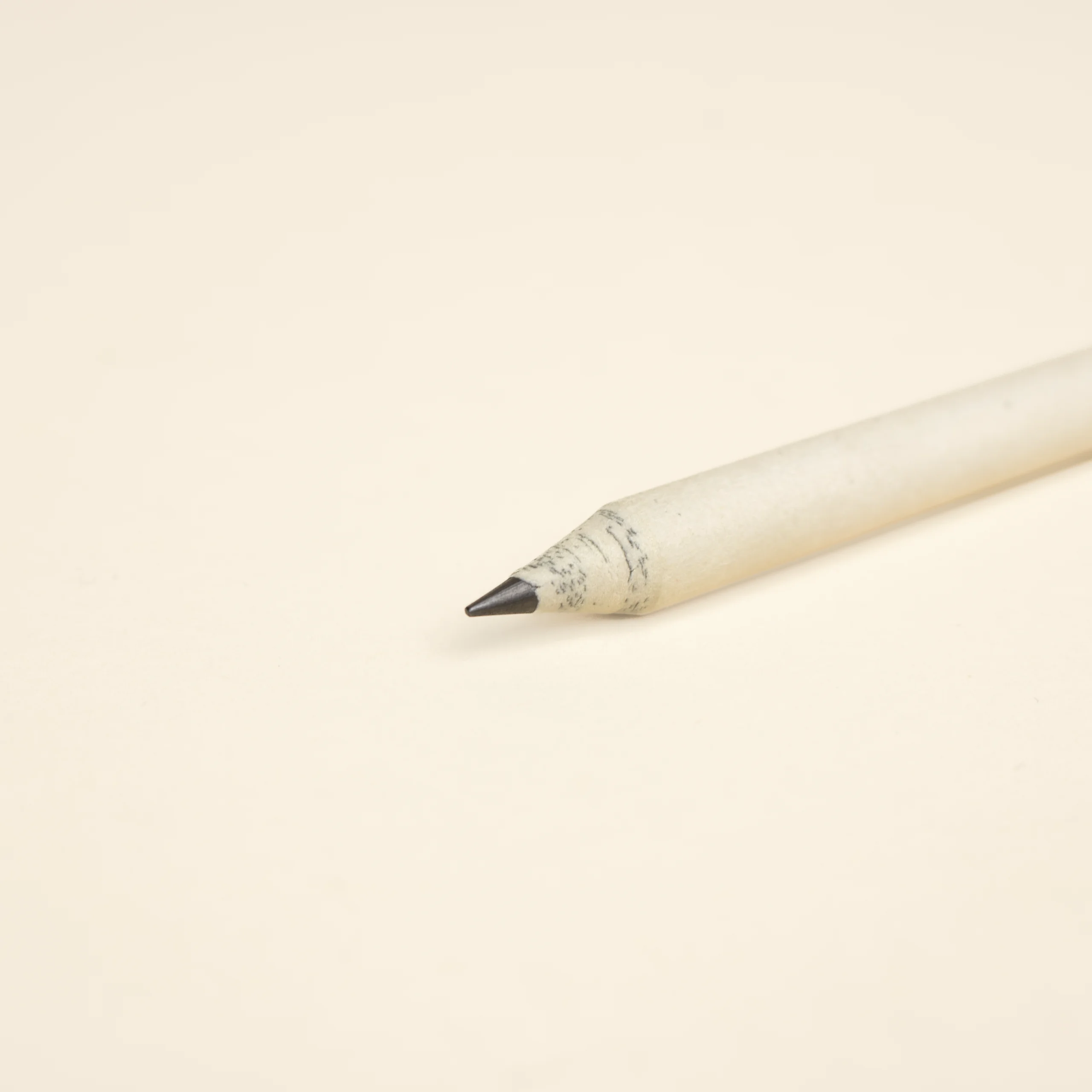 Lápiz de papel reciclado ALBAR Punta Lápiz de papel reciclado personalizado detalle mina fondo beige