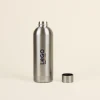 Botella acero inoxidable personalizada abierta con tapón fondo beige