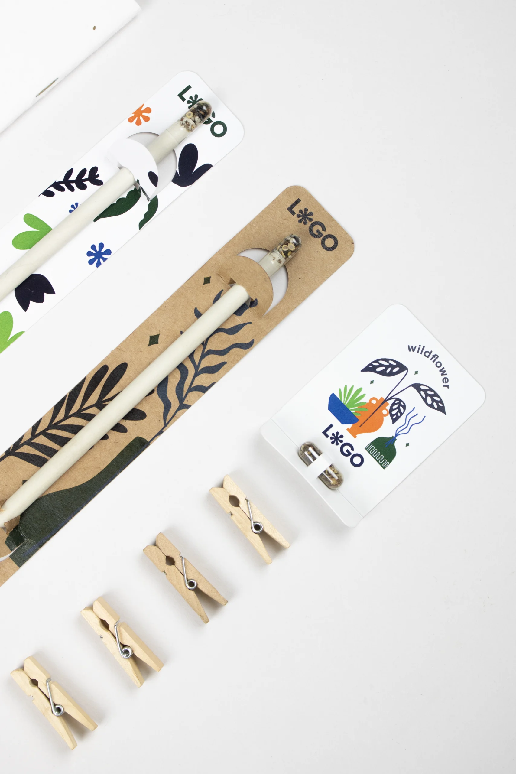 Sprout pencils GRAFT 2 plantable pencils with seed capsule in white and kraft blister pack