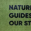 Neceser personalizable verde con texto negro