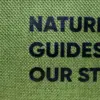 Neceser personalizable verde con texto negro