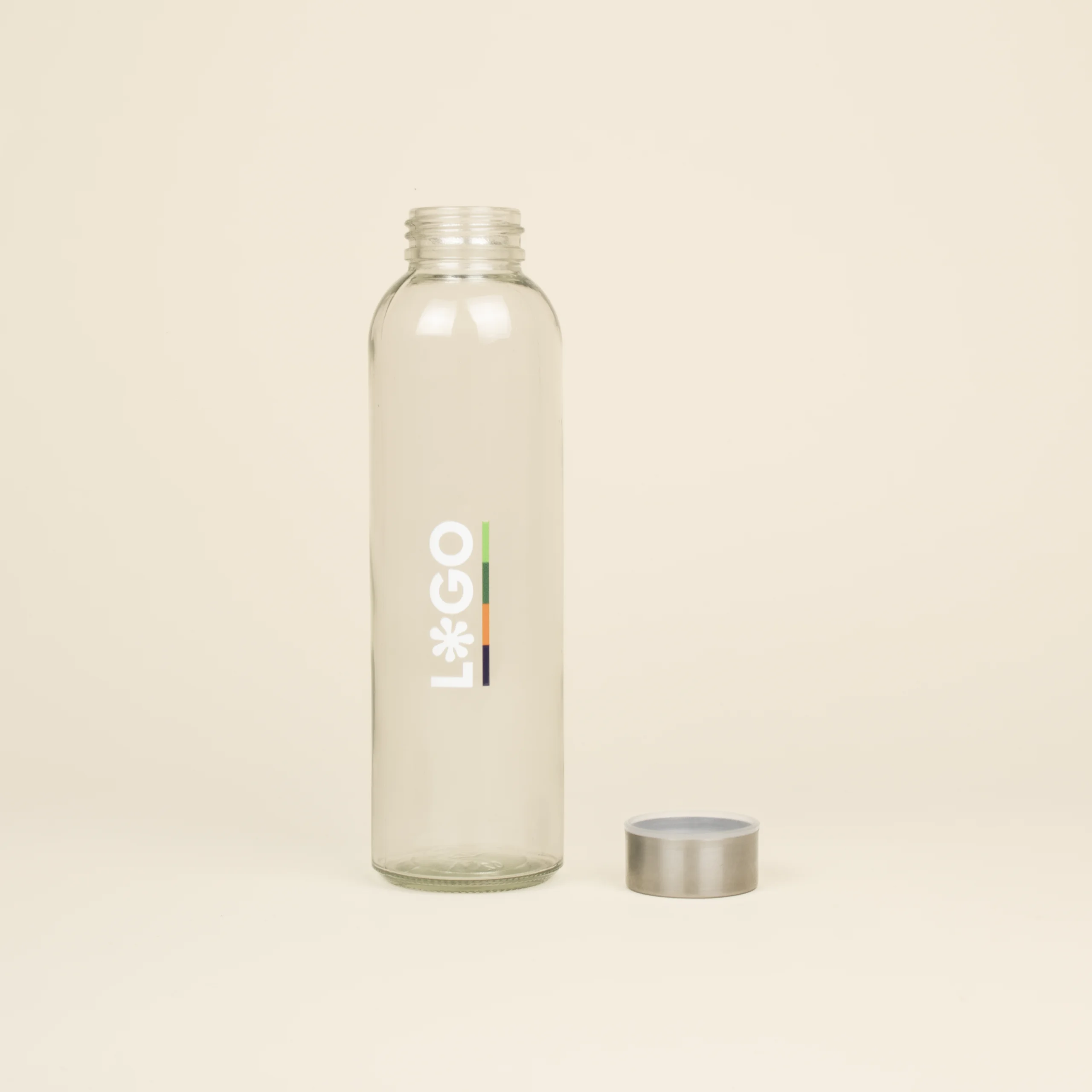 Botella de cristal personalizada abierta con tapón fondo beige