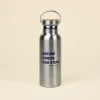 Botella térmica 500 ml personalizada texto azul fondo beige