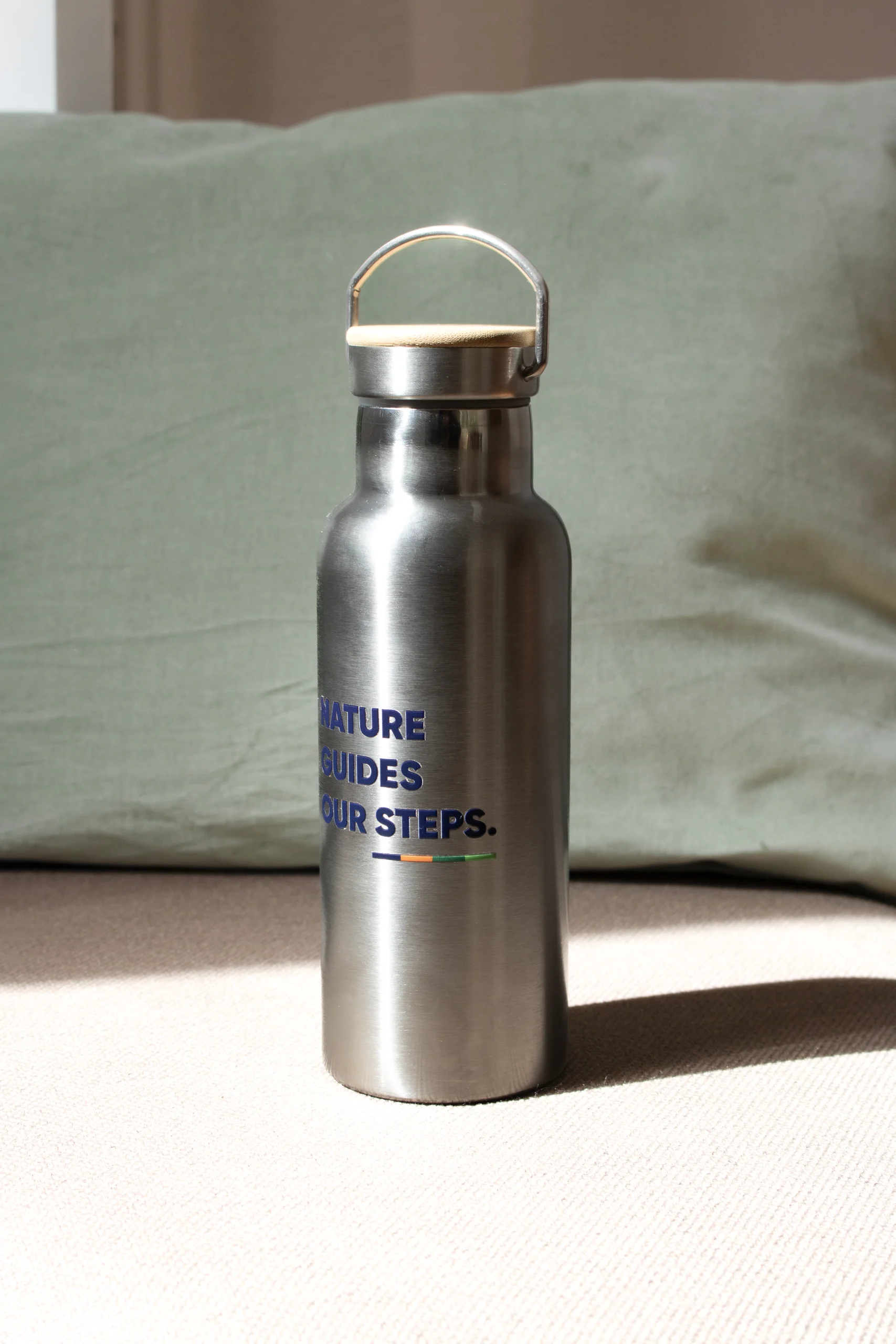 Bouteille thermale 500 ml personnalisée fond coussin vert