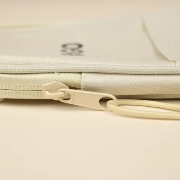 Riñonera portamóvil personalizada beige detalle en plano