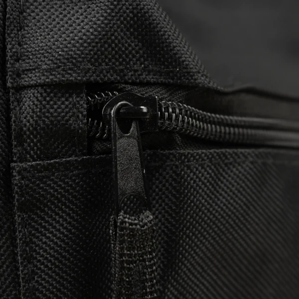 Mochila personalizada para niños color negro detalle cremallera