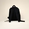 Mochila personalizada para niños color negro fondo beige