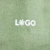 Delantal ecológico verde personalizado con logo blanco