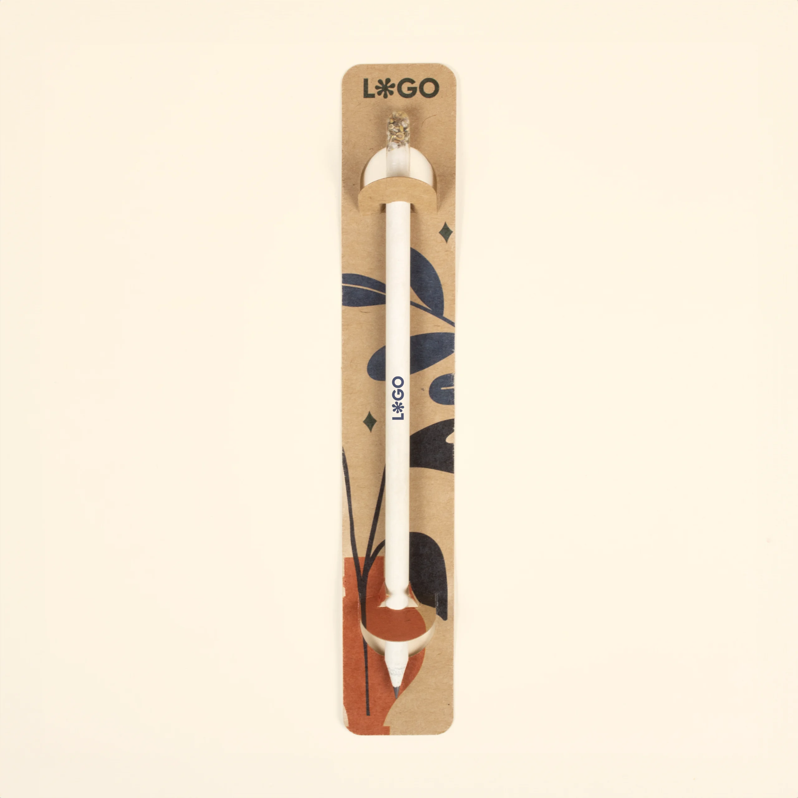 Crayon plantable personnalisé avec blister kraft sur un fond beige