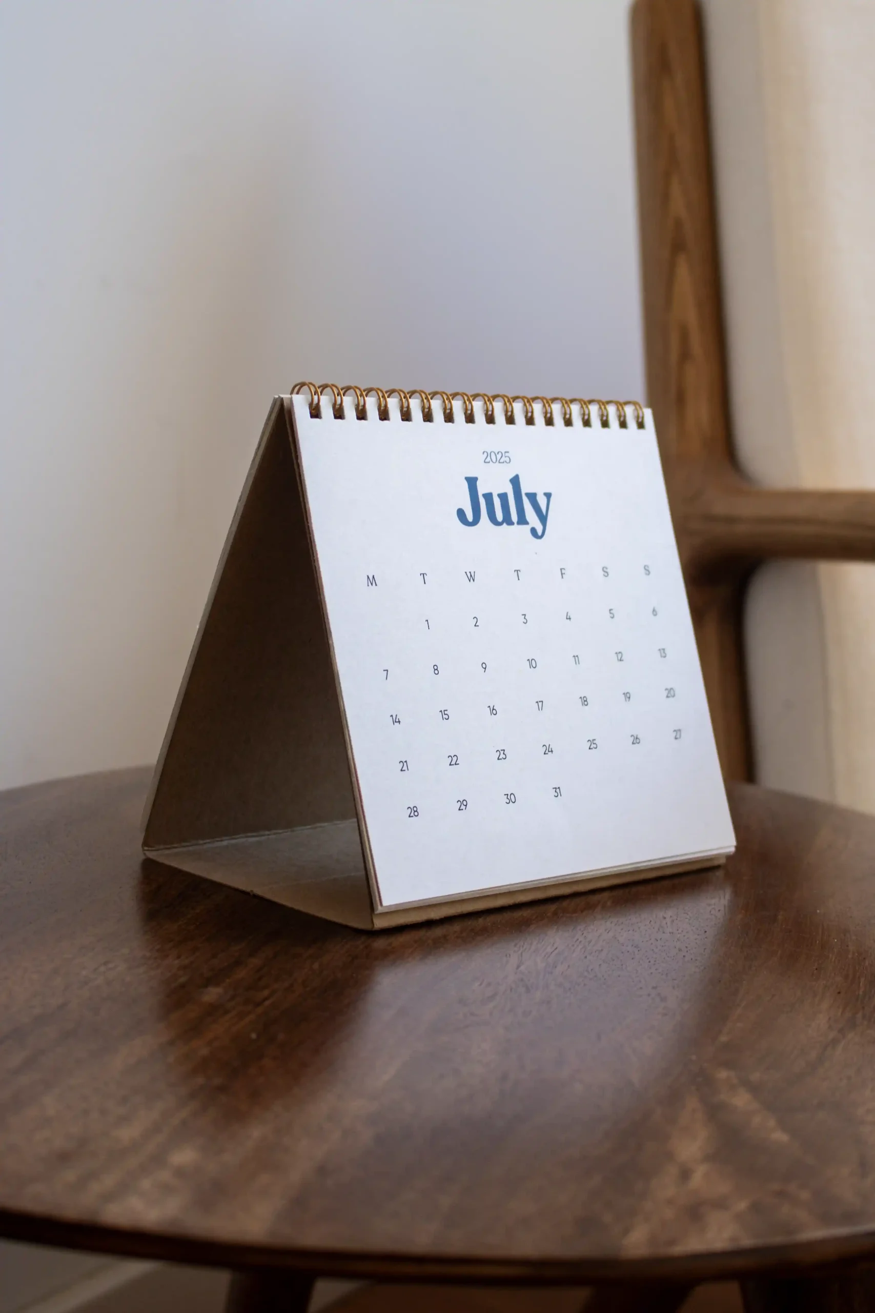 calendrier personnalisé entreprise modèle triangulaire