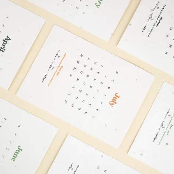 Hojas interiores de un calendario de semillas personalizado
