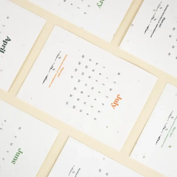 Hojas interiores de un calendario de semillas personalizado