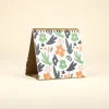 Trasera de un calendario triangular de mesa personalizado