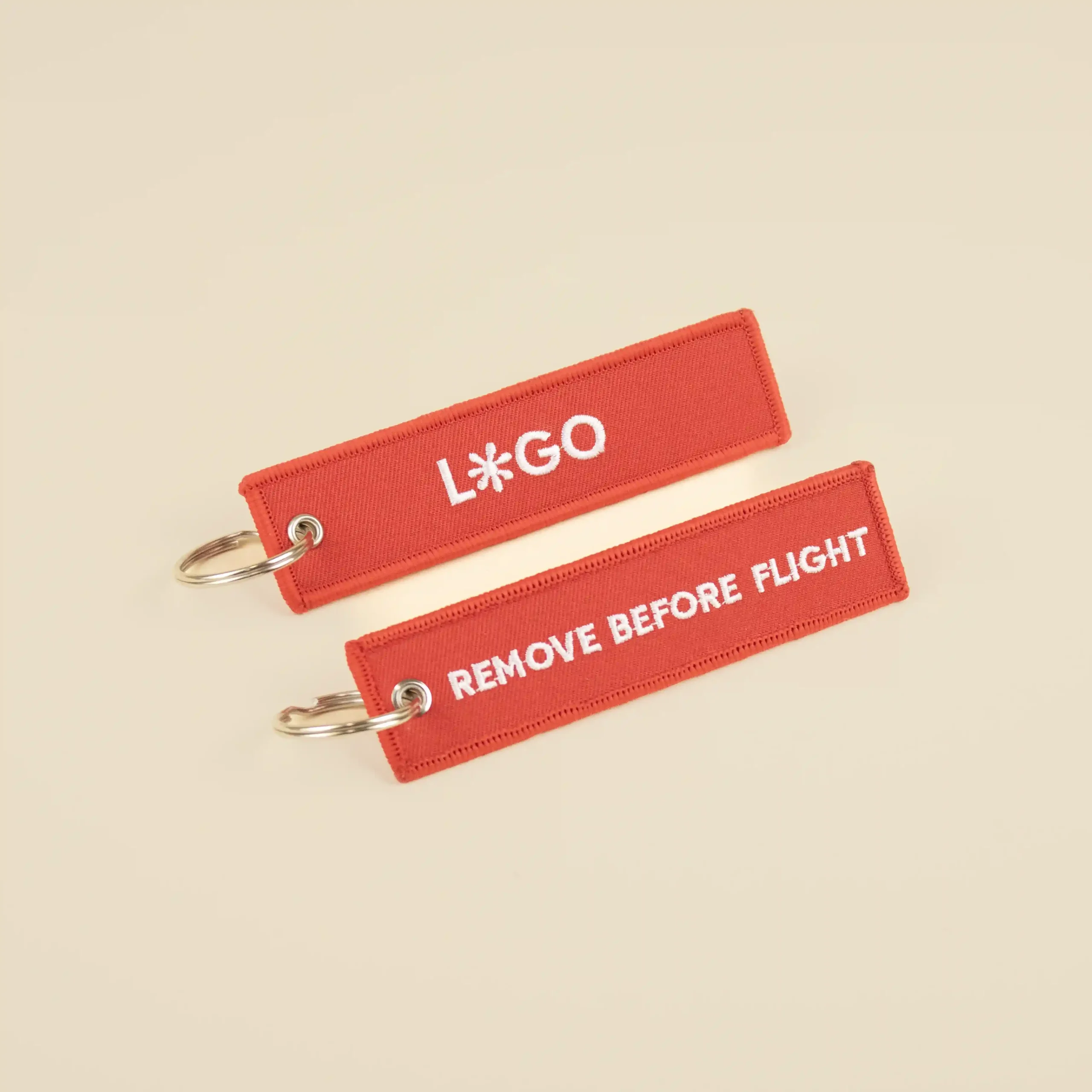 Llavero de tela bordado FILOS Delante y Detrás Llaveros rojos de tela bordados personalizados con logo