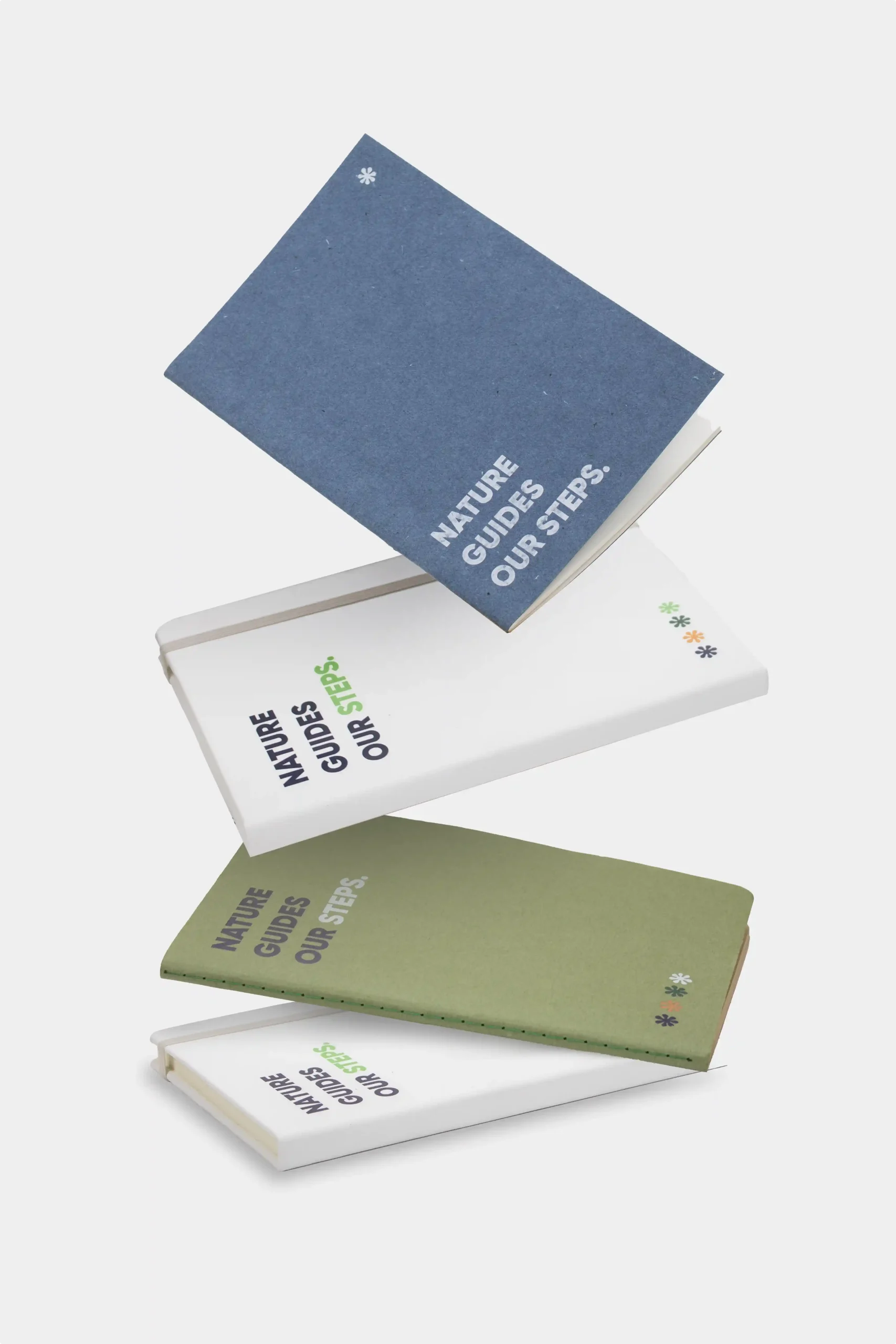 Papeterie personnalisée : carnets 4 cuadernos de color blanco, verde y azul personalizados con logo