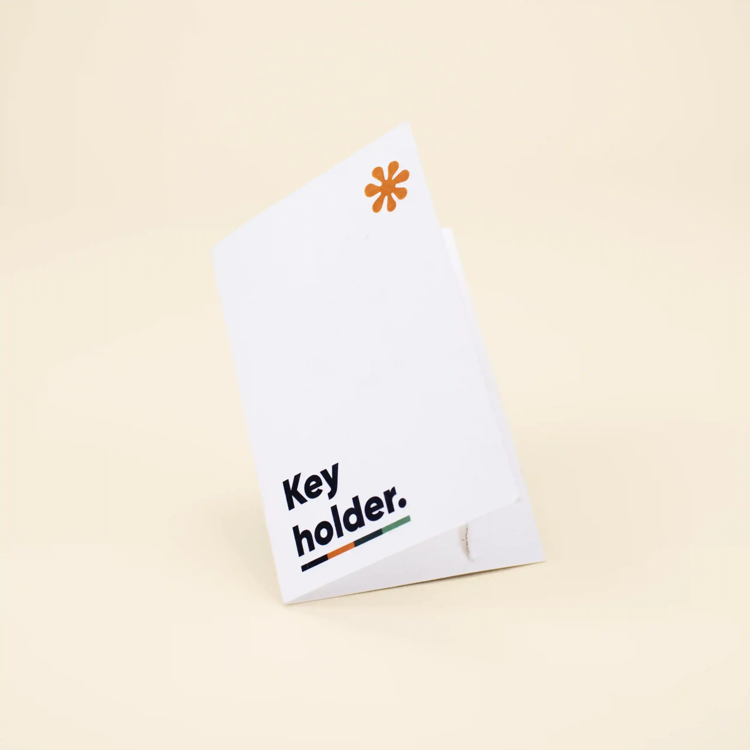 Porta llaves hotel díptico KARTE Cotton Porta llaves de hotel en papel ecológico blanco personalizado con la palabra key holder en azul