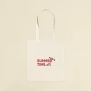 Tote bag de tela personalizada con el texto 'summer time' en rojo
