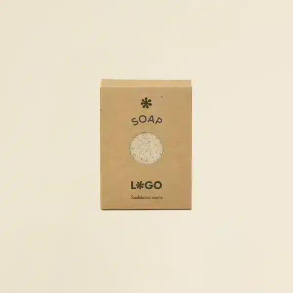 Jabón artesanal dentro una caja marrón kraft personalizada