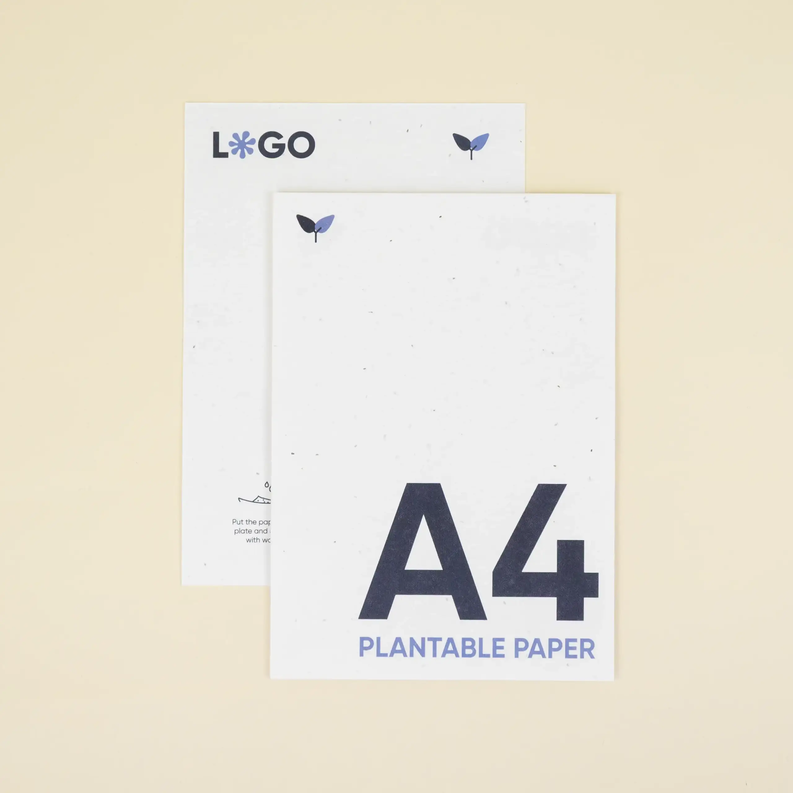 Hoja A4 plantable Dos hojas A4 impresas en papel plantable superpuestas una encima de la otra