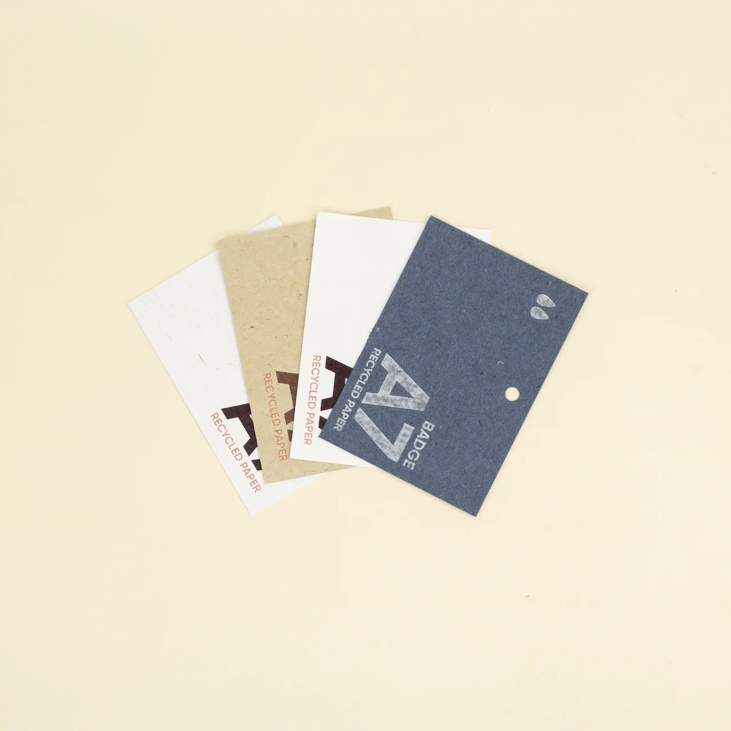 Acreditación A7 papel ecológico Cuatro acreditaciones A7 impresas en papeles ecológicos