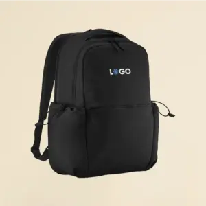 Mochila urbana personalizada negra sobre un fondo beige