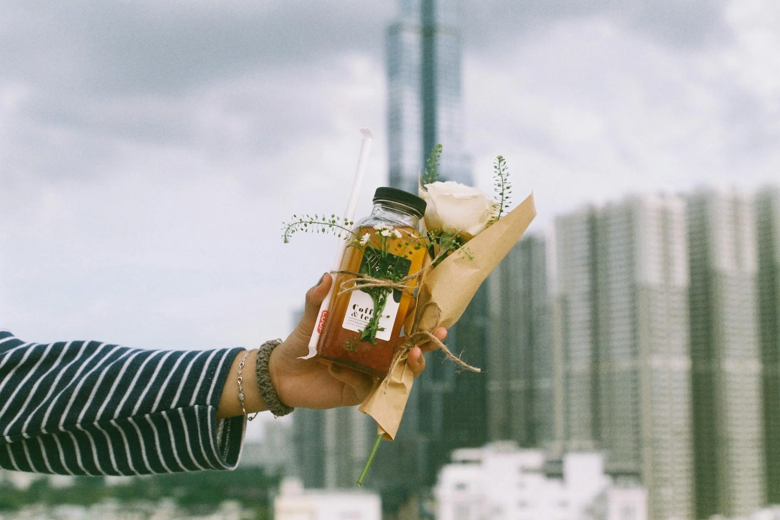 ¿Qué regalar a tus clientes en Navidad? 5 opciones sostenibles para tu regalo navideño