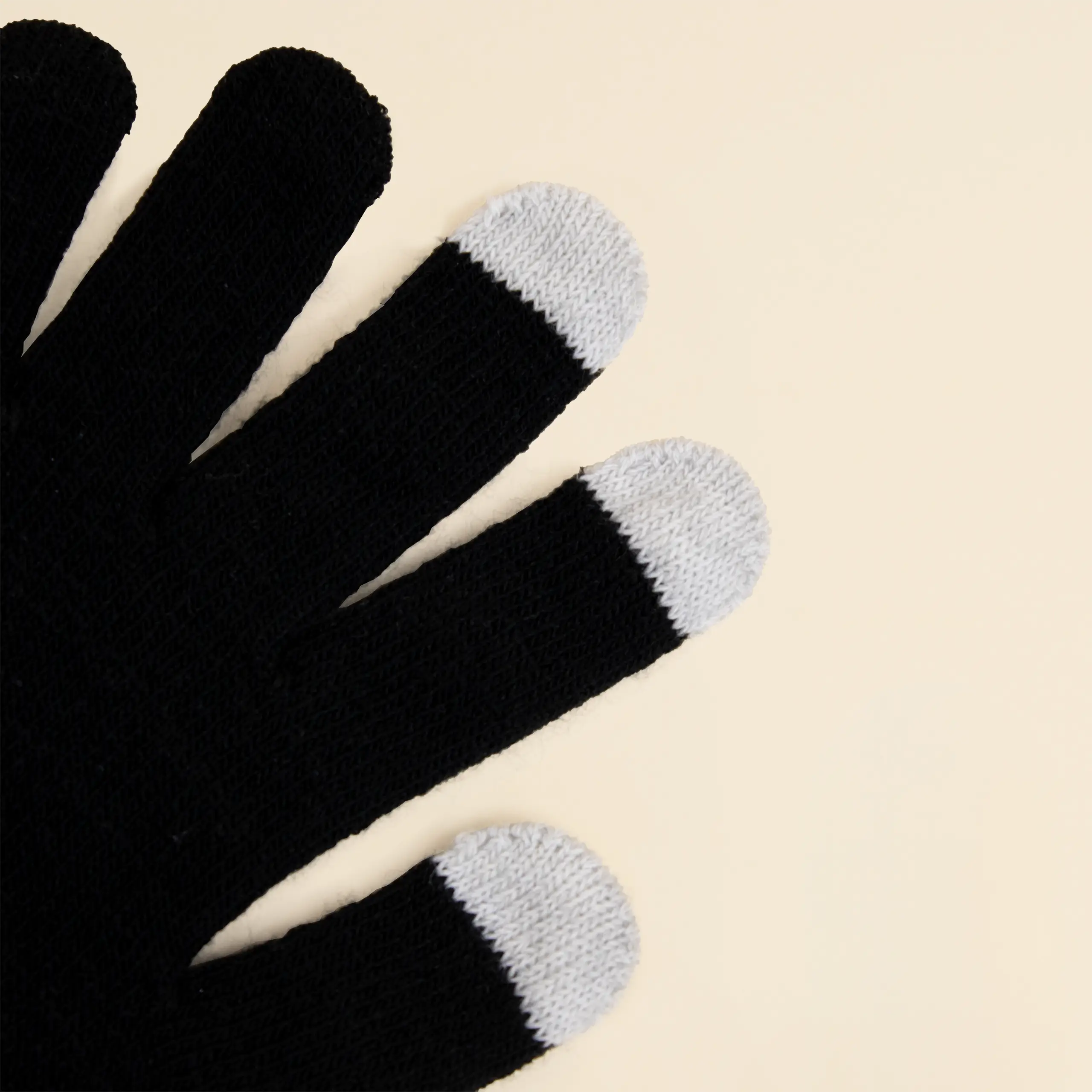 Guantes KLEAN personalizados Guantes personalizados KLEAN sobre un fondo beige