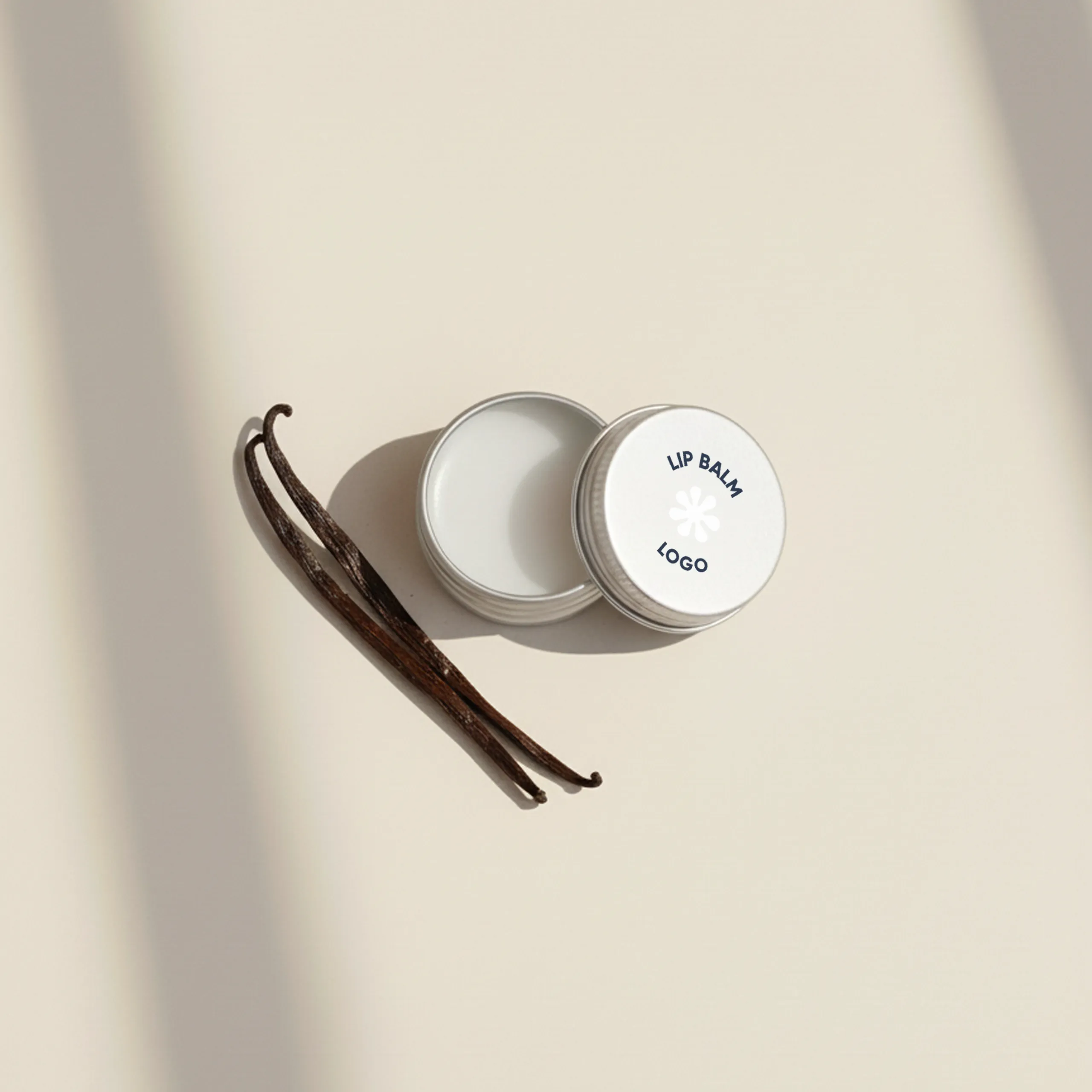 Bálsamo labial abierto con olor a vainilla personalizado a todo color