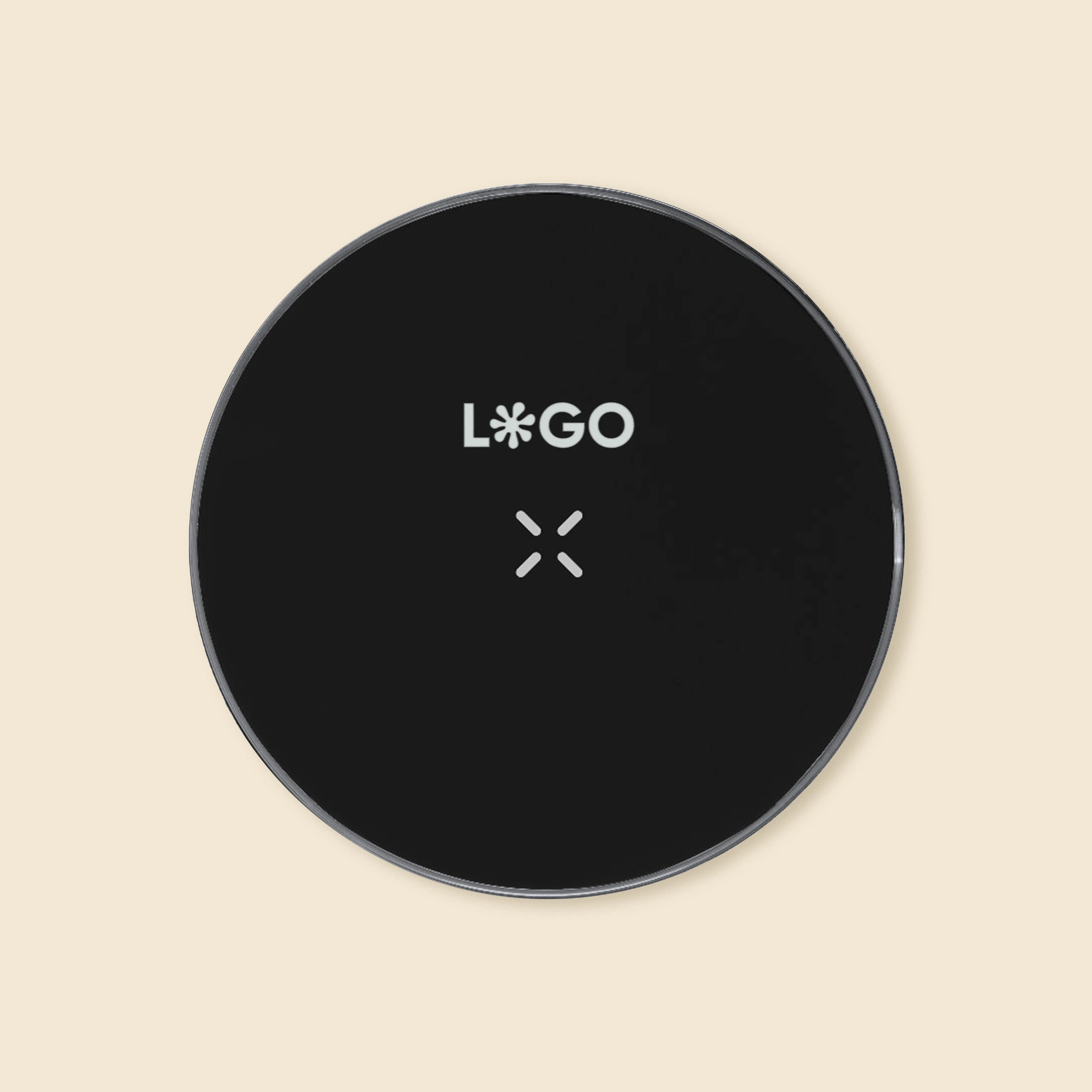 Cargador inalámbrico negro personalizado con la palabra 'LOGO'