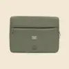 Funda de portátil LEFRIK CAPTURE 13 Funda de portátil verde de la marca Lefrik personalizada con el texto "YOUR LOGO" en blanco