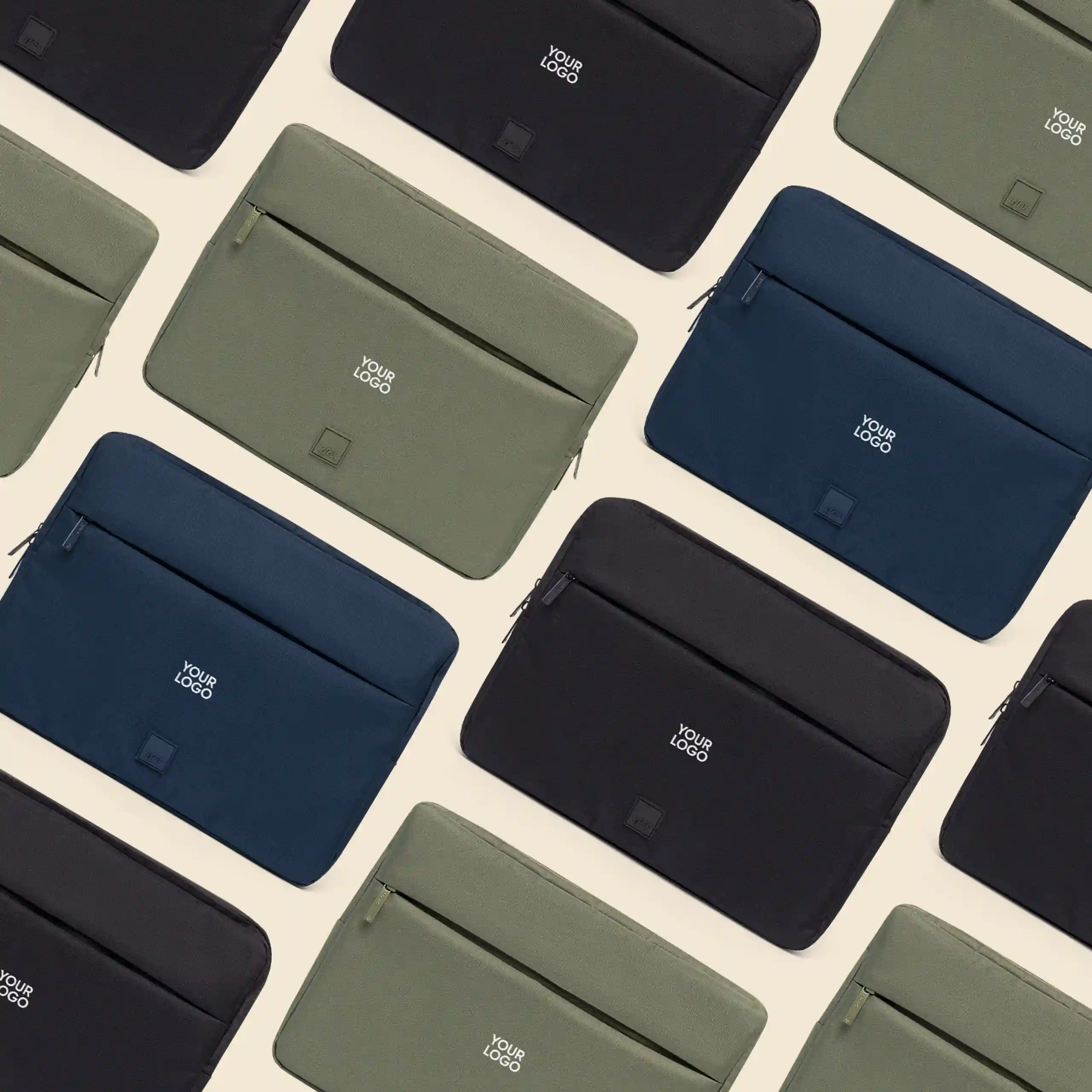 Funda de portátil LEFRIK CAPTURE 13 Varias fundas de portátil (negra, verde y azul) de la marca Lefrik personalizadas con el texto "YOUR LOGO" en blanco