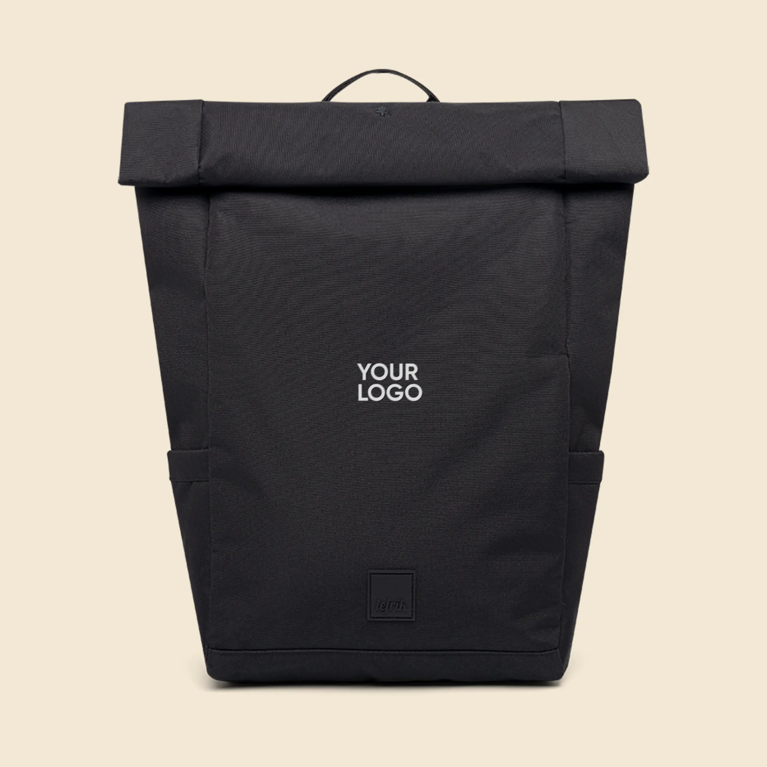 Mochila personalizada LEFRIK ROLL Mochila roll-top negra de la marca Lefrik personalizada con el texto "YOUR LOGO" en blanco