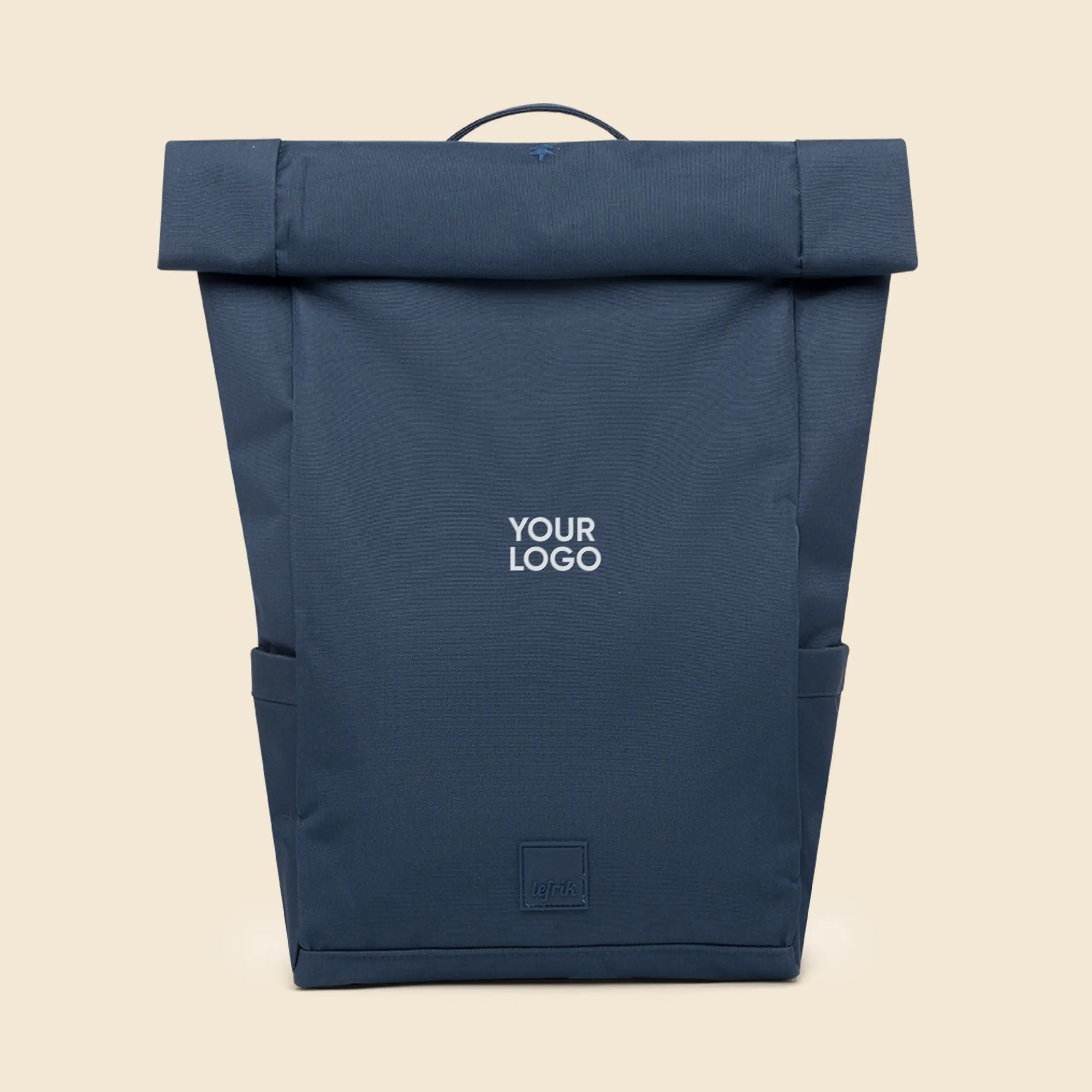 Mochila personalizada LEFRIK ROLL Mochila roll-top azul de la marca Lefrik personalizada con el texto "YOUR LOGO" en blanco