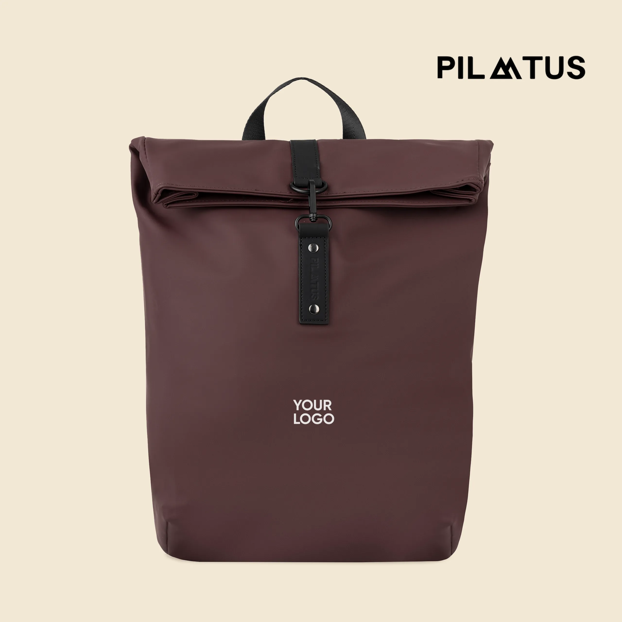 Mochila enrollable de la marca Pilatus , de color bourdeos y con personalización a 1 tinta.
