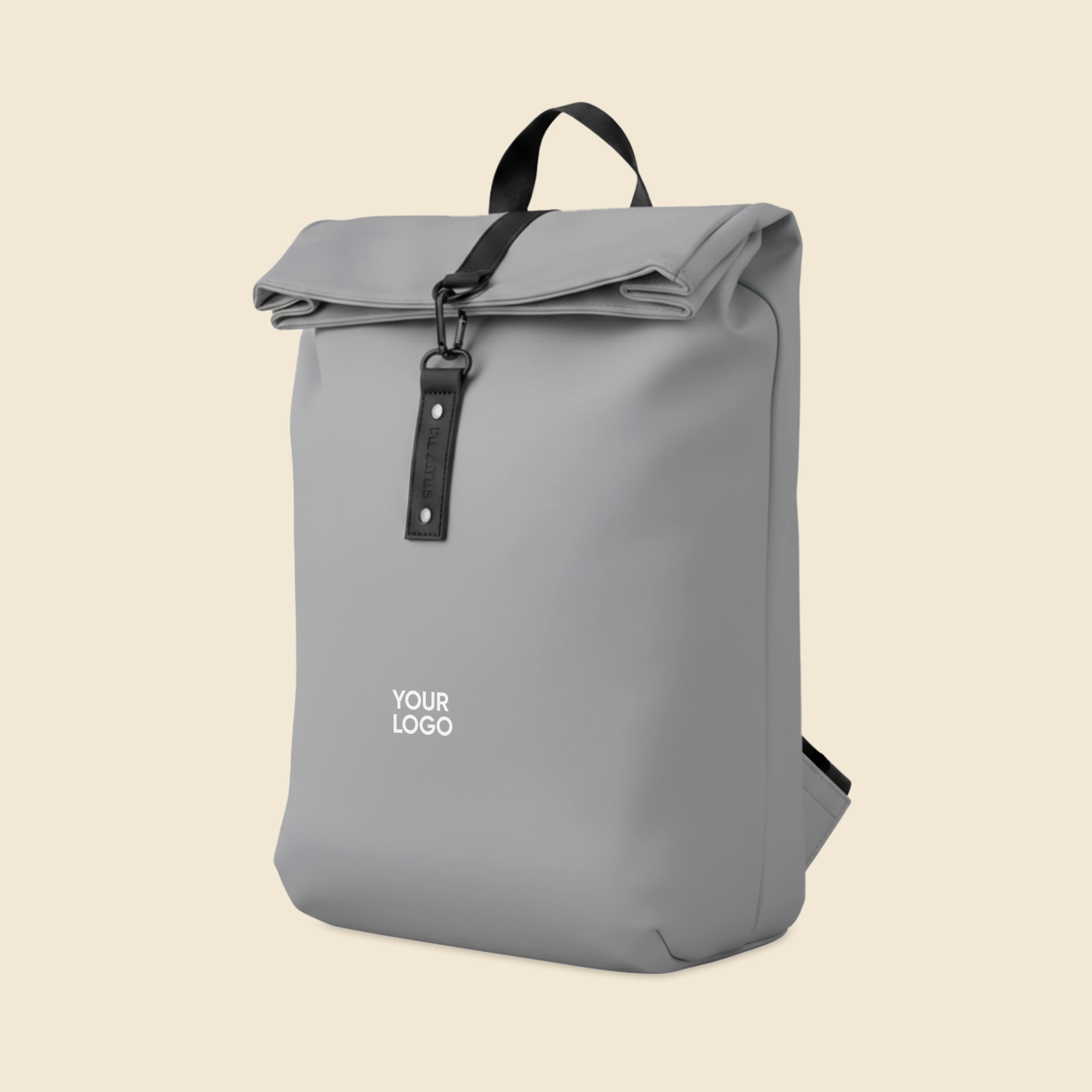 Mochila enrollable de la marca Pilatus , de color gris y con personalización a 1 tinta. Colocada en un ángulo de 45 grados.