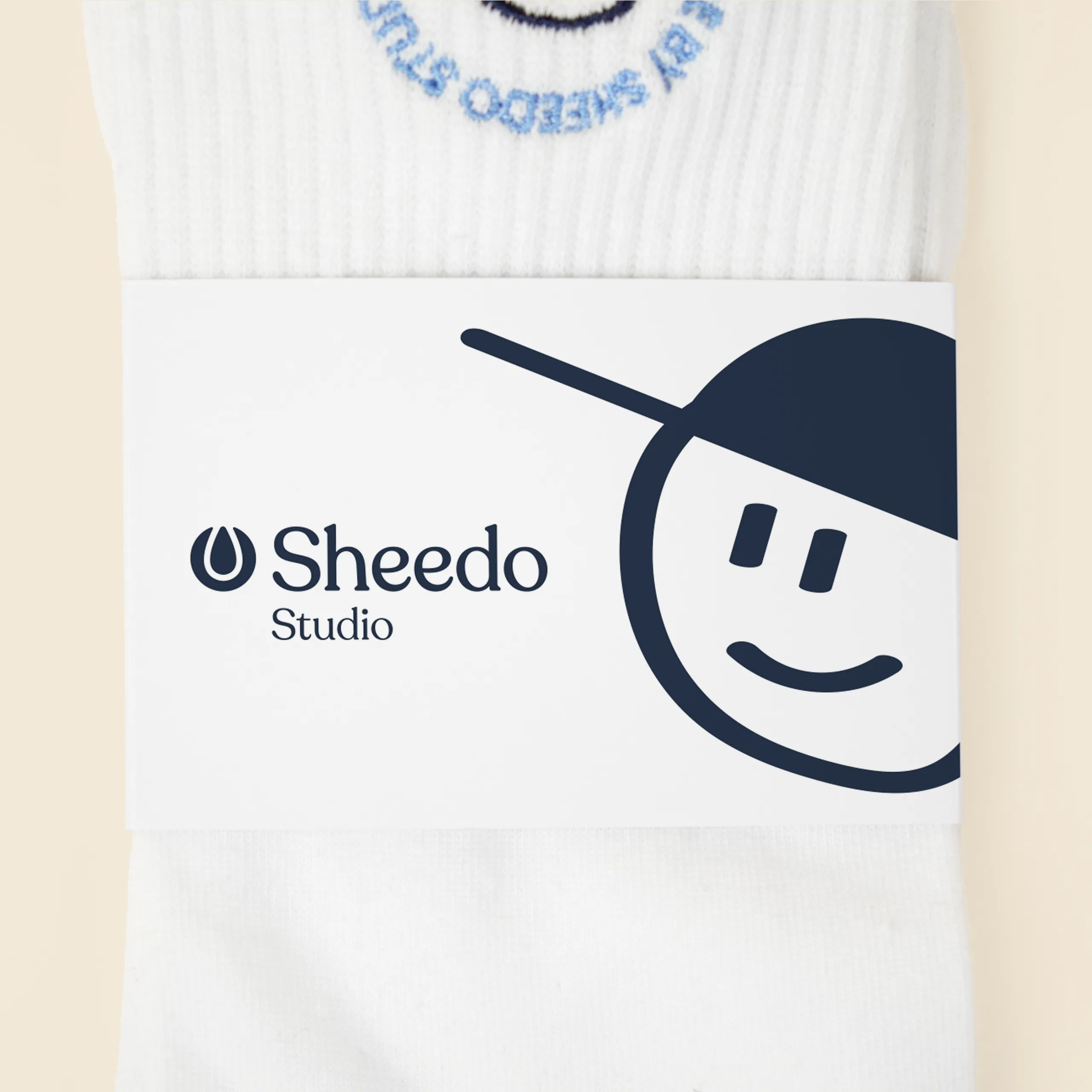 Calcetines bordados de algodón . Con faja a todo color.