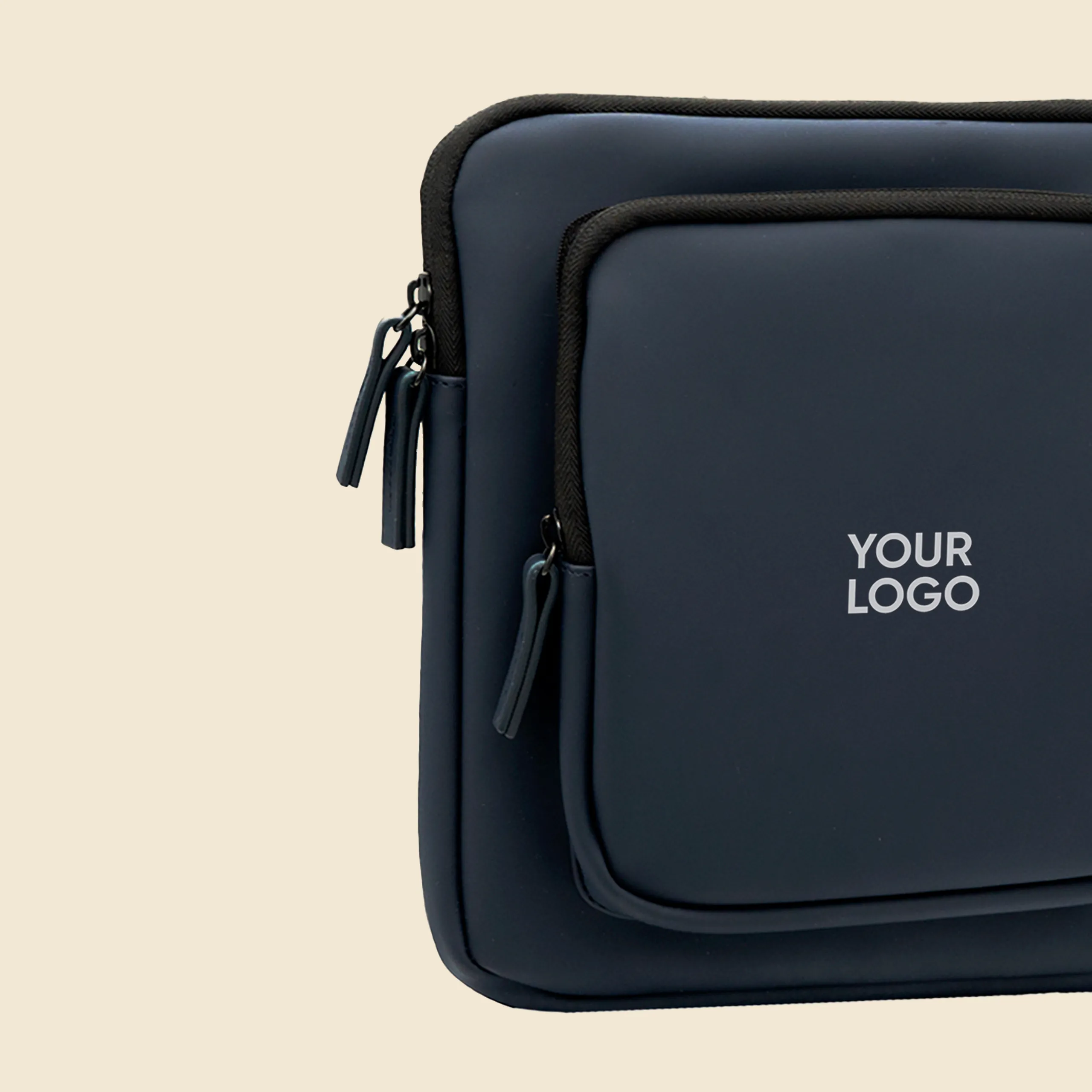 Funda de portátil - Pilatus Sleeve 16 Funda de portátil - Pilatus Sleeve de 16'' pulgadas. De color azul y con personalización a una tinta.