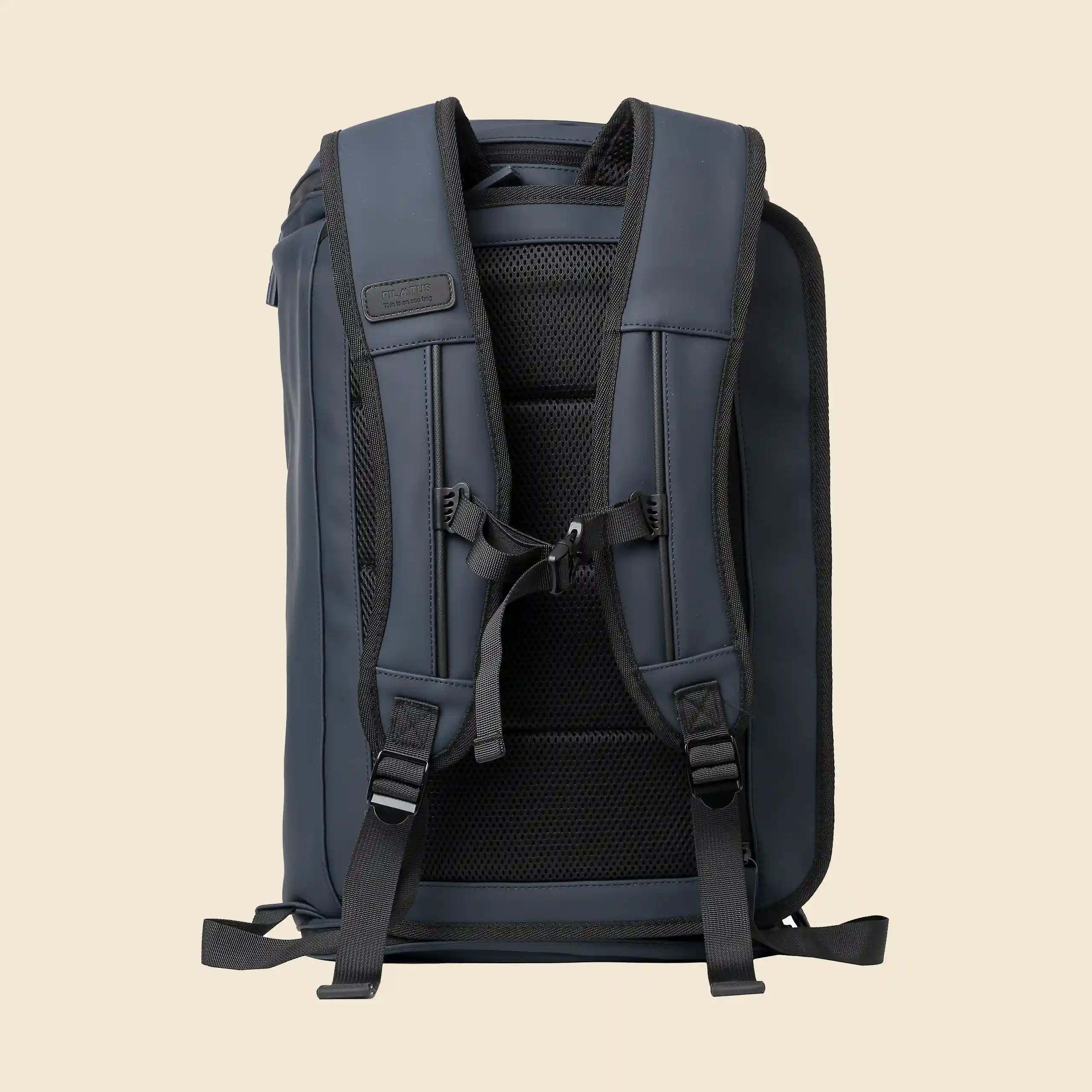 Mochila diaria - Pilatus Explore Mochila de diario de la marca Pilatus , de color azul marino y con personalización a 1 tinta. Parte trasera con asas ajustables y parte acolchada.