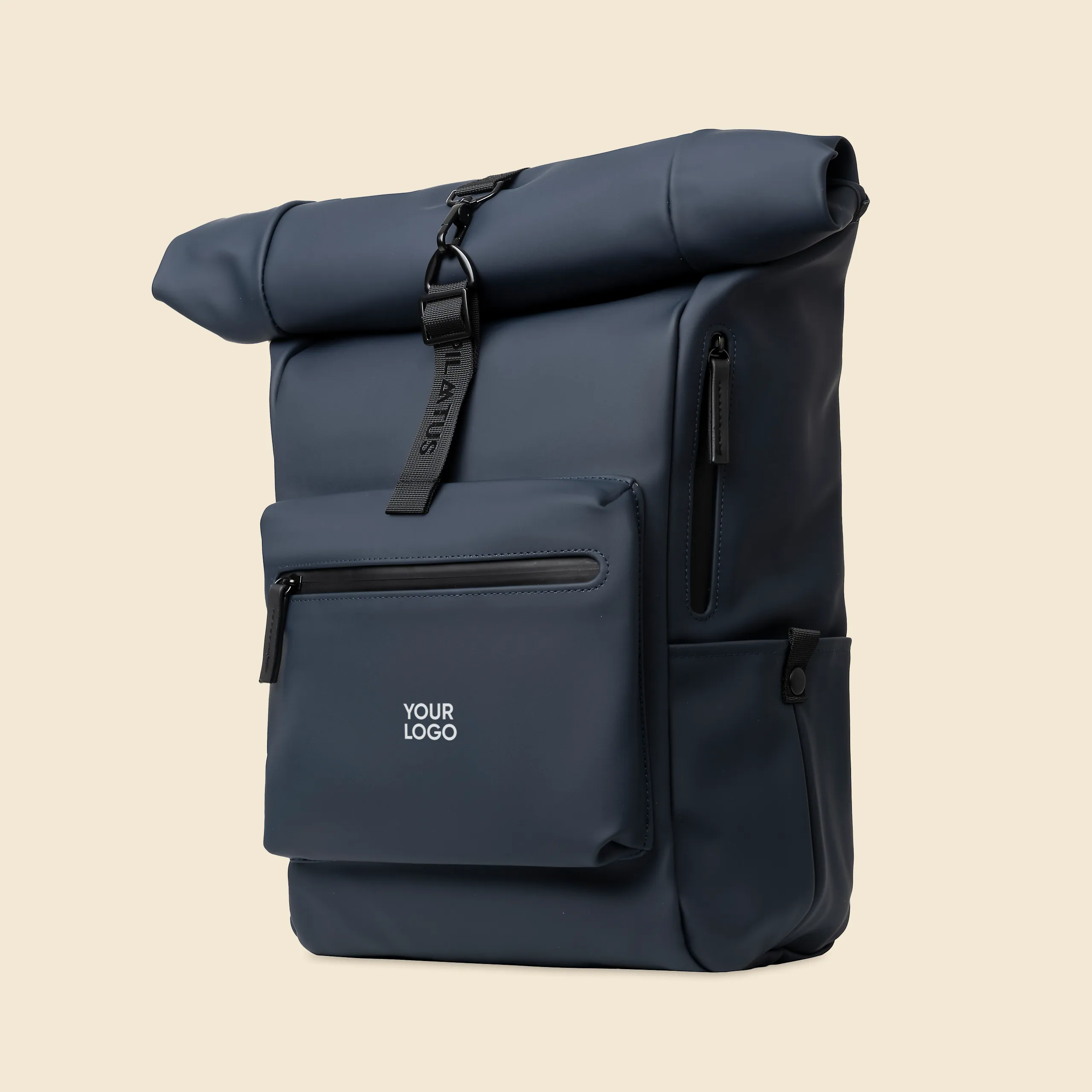 Mochila urbana - Pilatus Urban Mochila urbana y enrollable de la marca Pilatus , de color azul marino y con personalización a 1 tinta. Colocada en 45º.