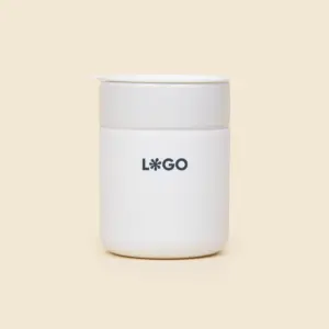 Vaso de cerámica blanco personalizado con la palabra 'logo' en negro