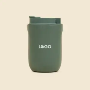 Vaso térmico verde personalizado con la palabra 'logo' en blanco