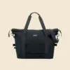 Bolsa de viaje negra personalizada con la palabra 'logo' en blanco