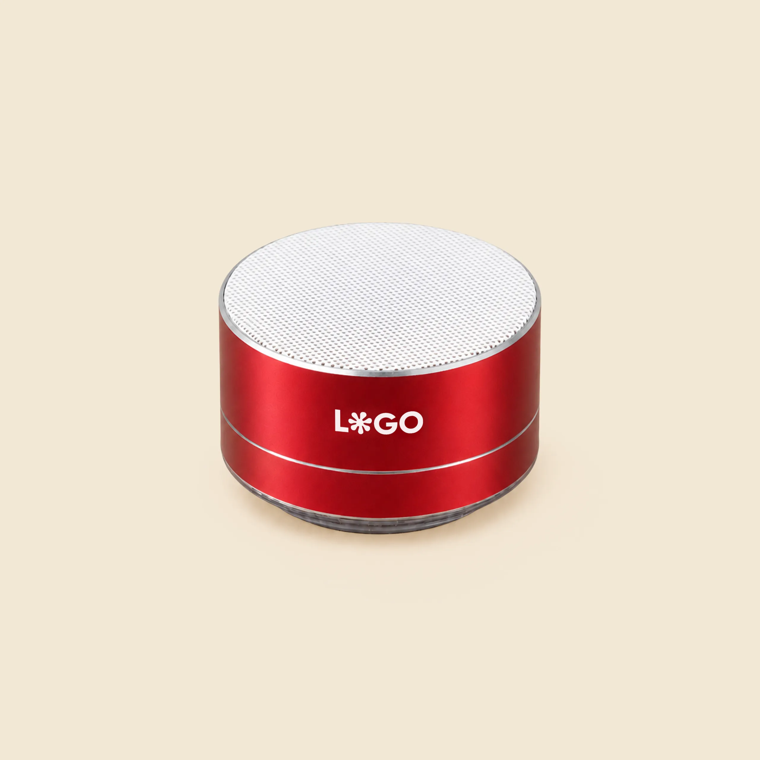 Altavoz de aluminio reciclado personalizado_ XILO Altavoz de aluminio reciclado de color rojo, personalizado a una tinta con la palabra LOGO.